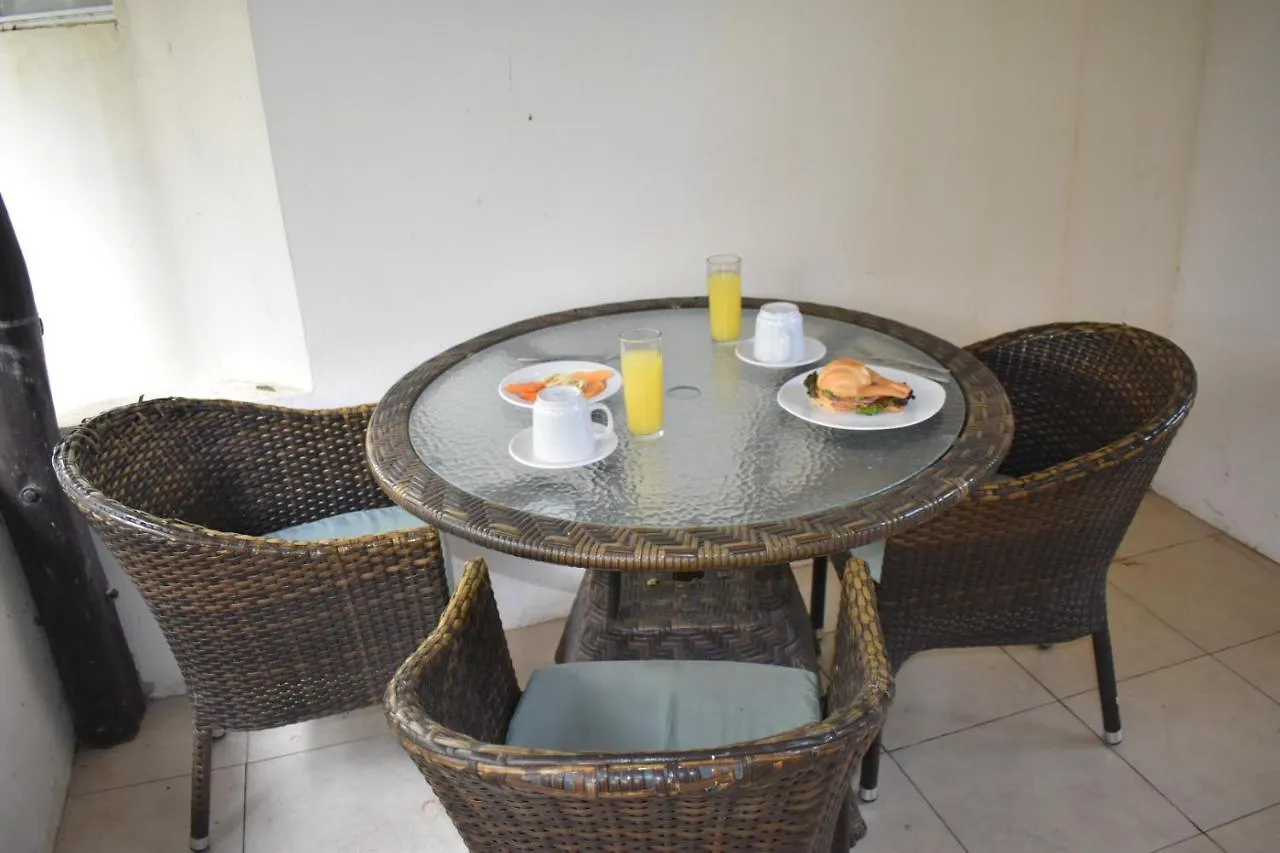 Hotel Kinkaa פלאייה דל כרמן